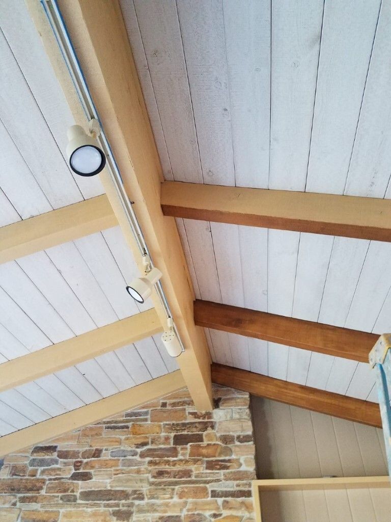 Ceiling and beam detail